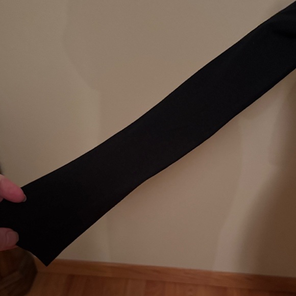 CAbi Elegant Black V-Neck Long Sleeve Top - Picture 4 of 5